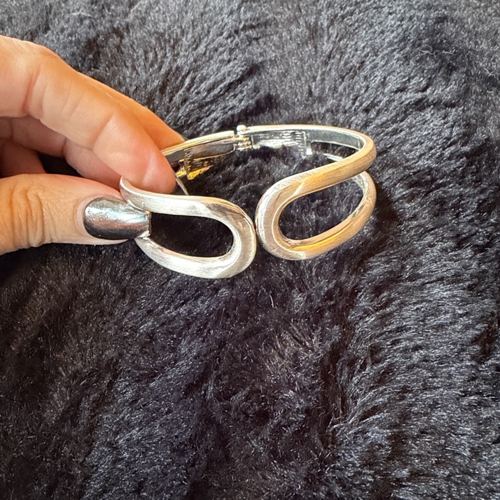 Fashion Silver Bangle Bracelet - NWOT - Never Worn